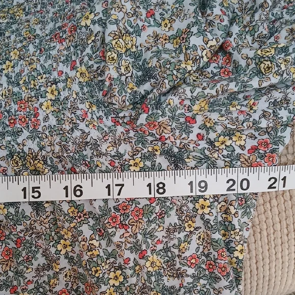 LOFT Green and Blue Floral Flutter Sleeve Blouse with Ruffled Peter Pan Collar - Picture 8 of 9